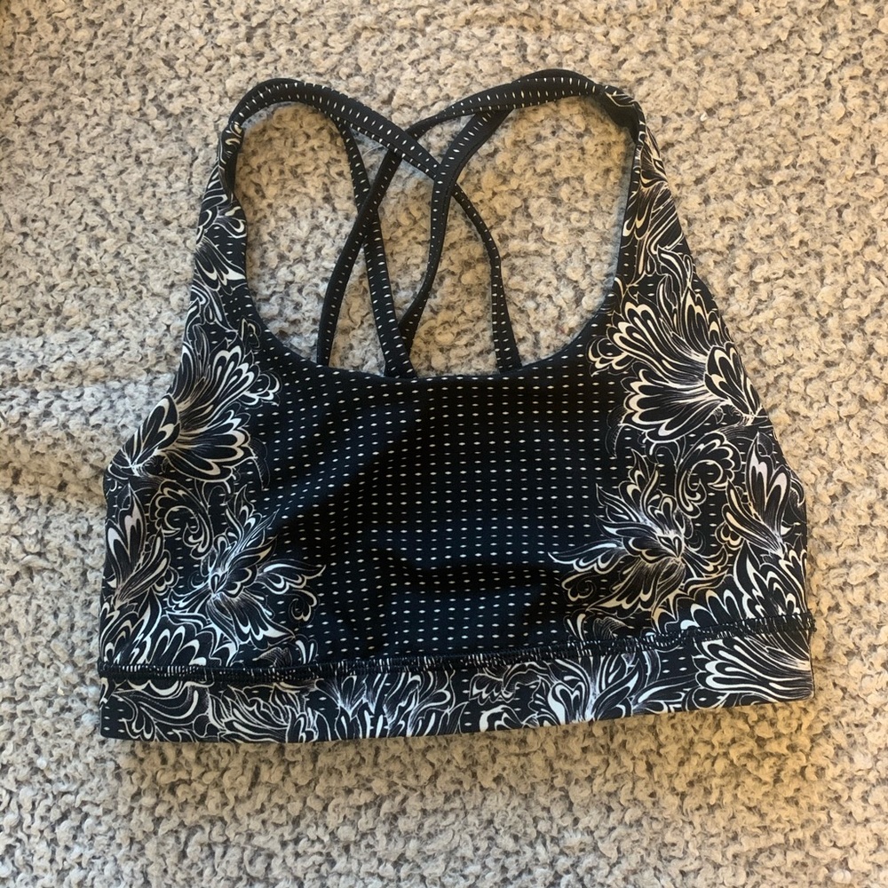 Lululemon sports bra